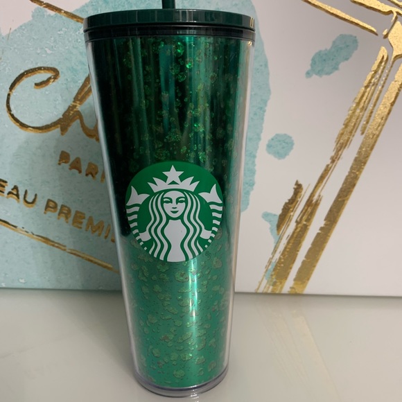 Starbucks new limited edition holiday cup - Picture 3 of 10